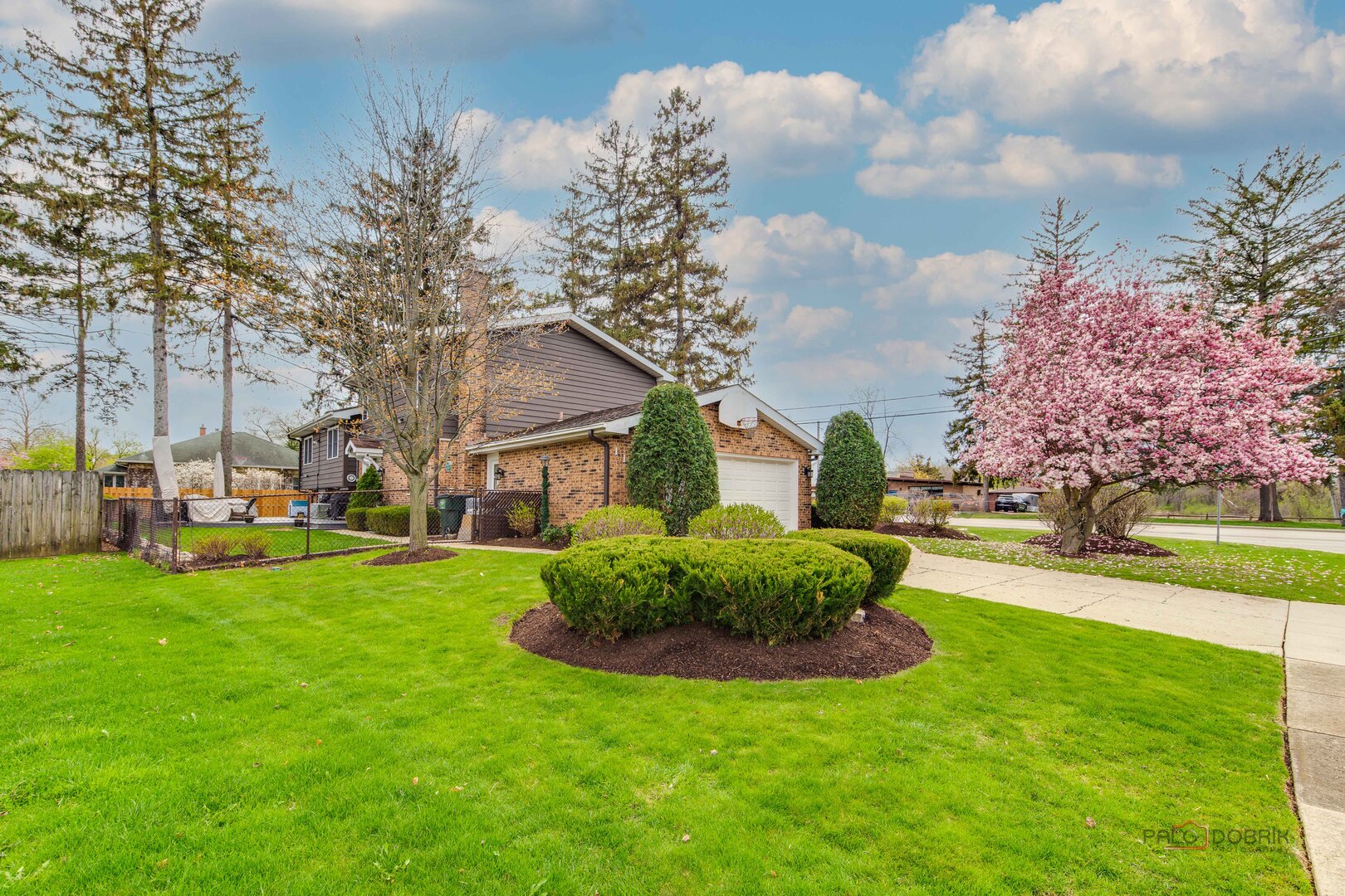 1137 Pine Tree Lane, Libertyville, IL 60048