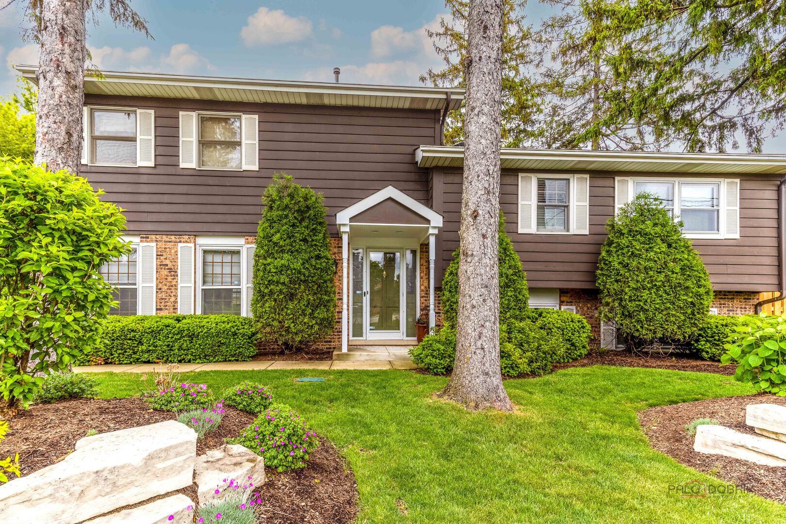 1137 Pine Tree Lane, Libertyville, IL 60048