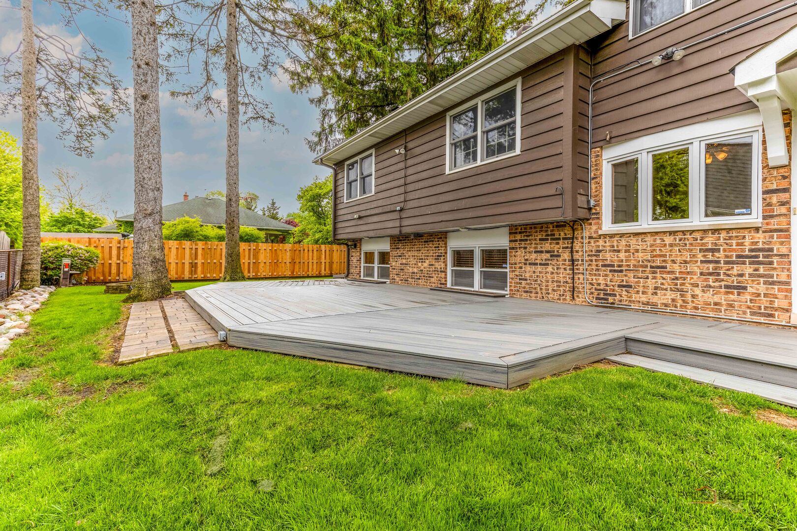 1137 Pine Tree Lane, Libertyville, IL 60048