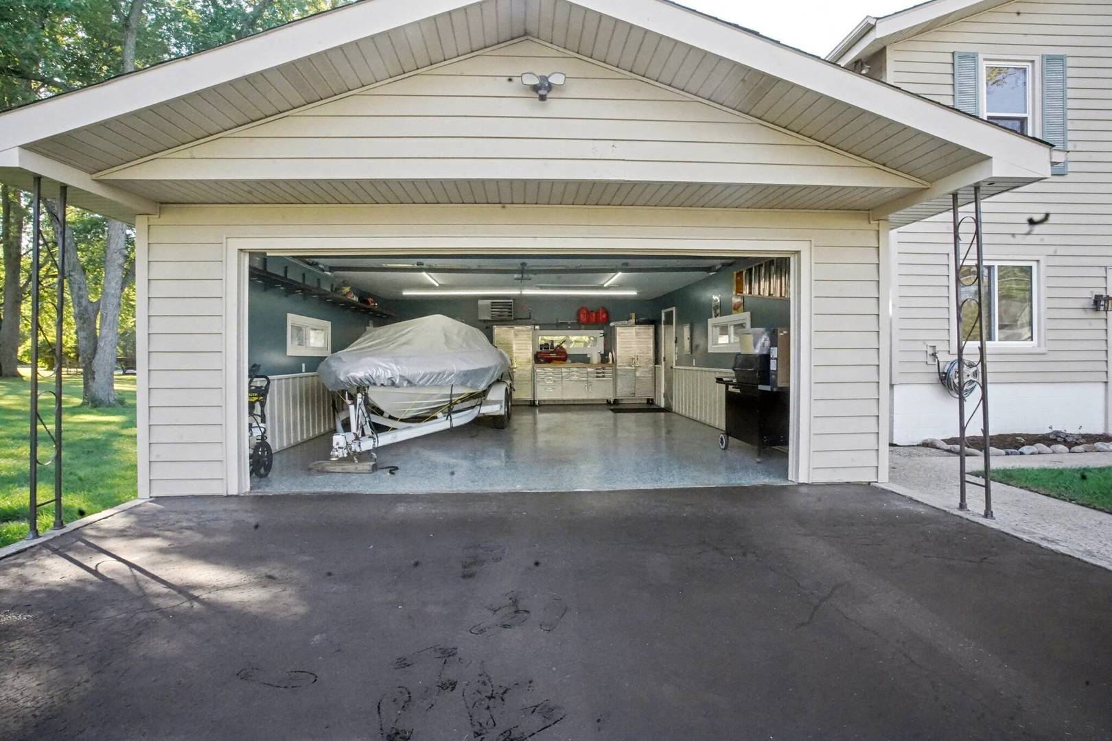 26033 W Catfish Drive, Wilmington, IL 60481