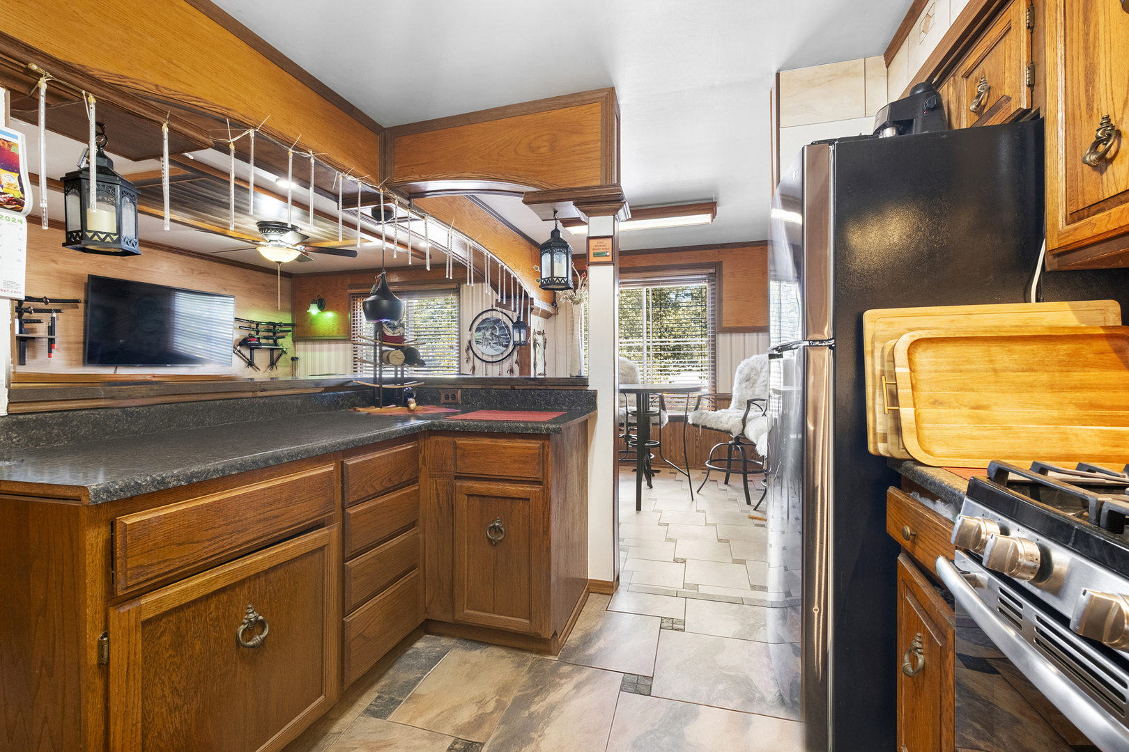 545 Old Stone Road, Bolingbrook, IL 60440