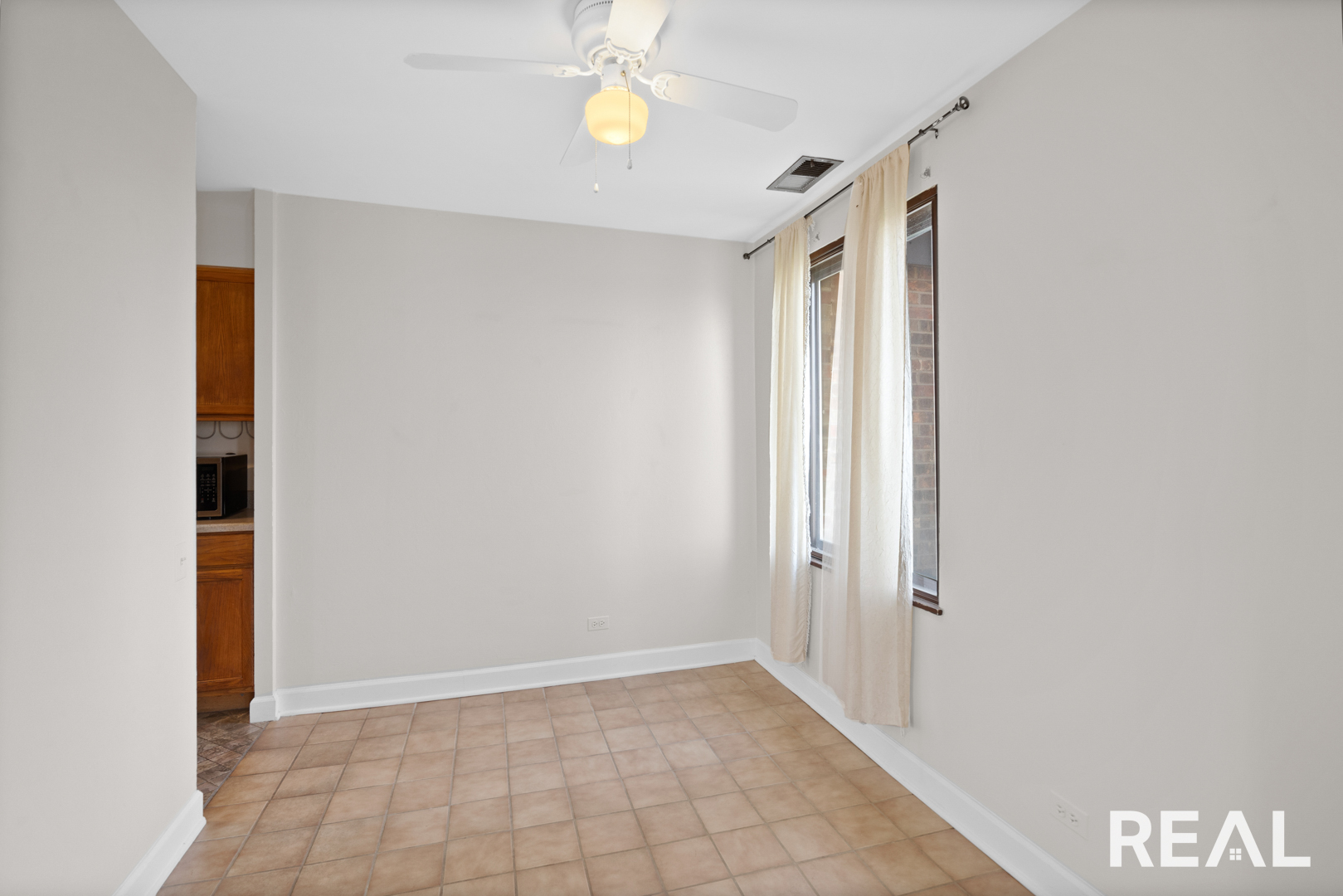 425 Walnut Creek Lane #1603, Lisle, IL 60532