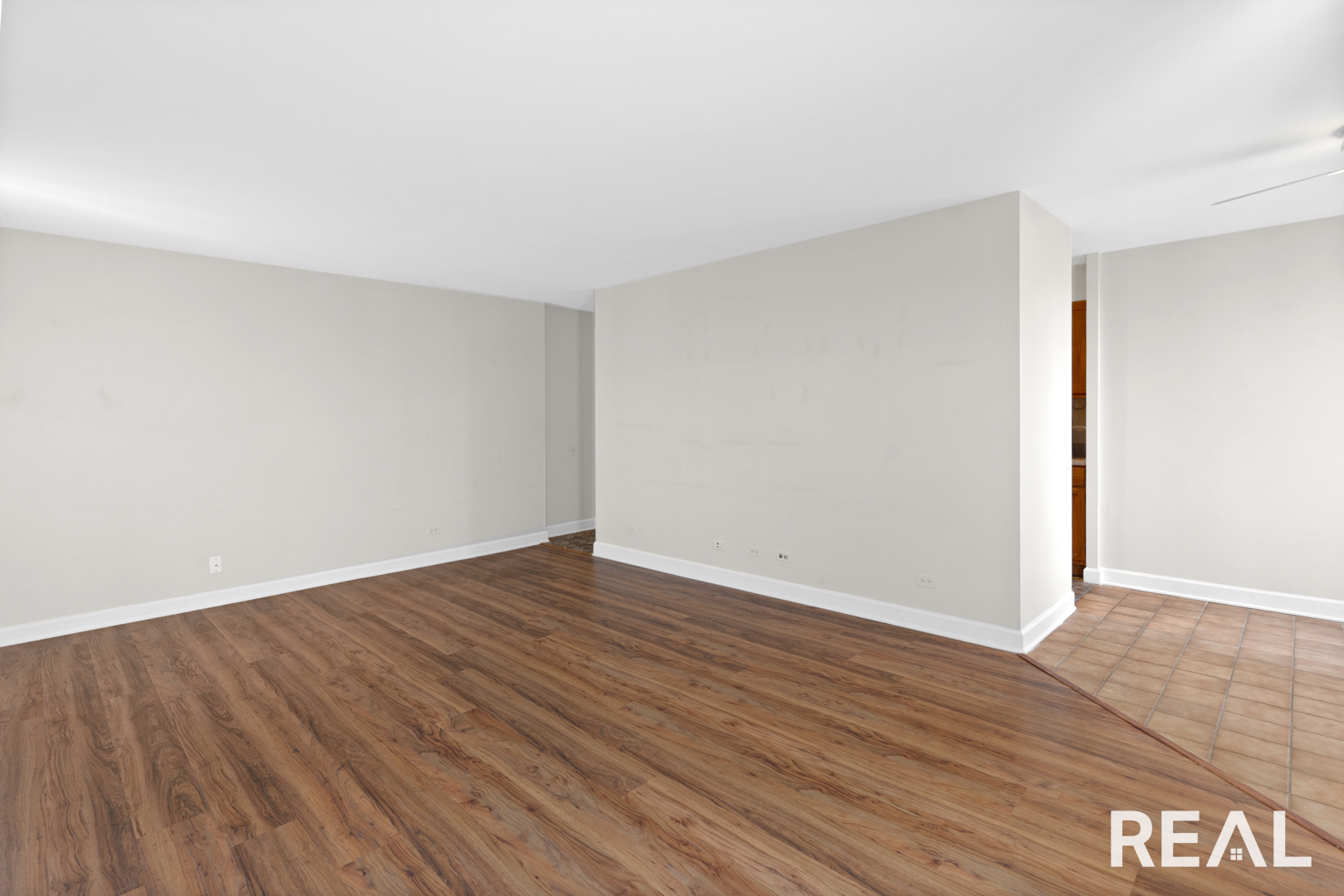 425 Walnut Creek Lane #1603, Lisle, IL 60532