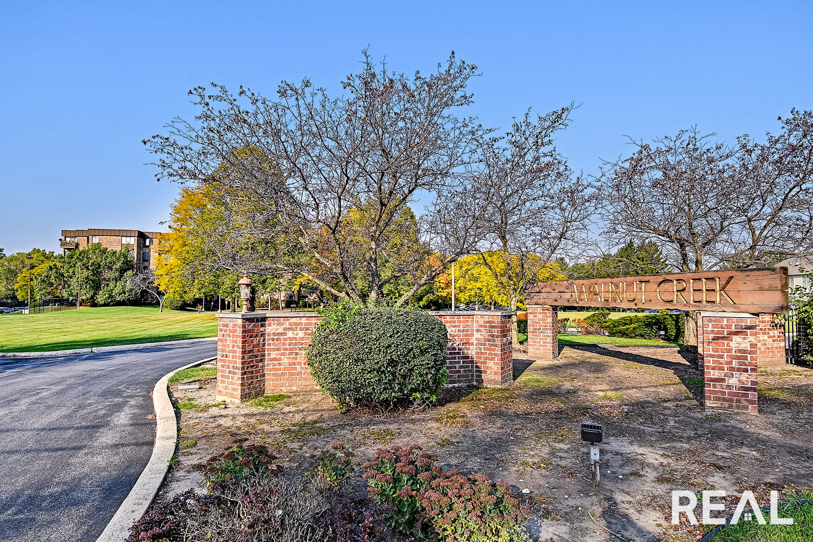 425 Walnut Creek Lane #1603, Lisle, IL 60532
