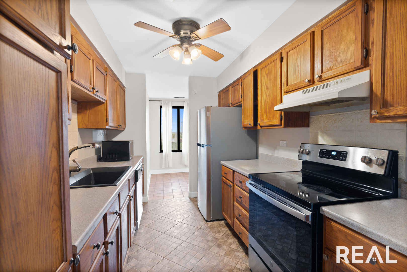 425 Walnut Creek Lane #1603, Lisle, IL 60532