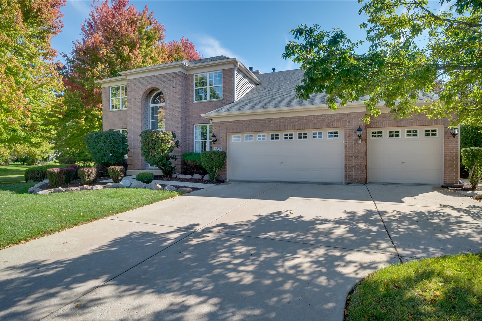 1271 MCDOLE Drive, Sugar Grove, IL 60554