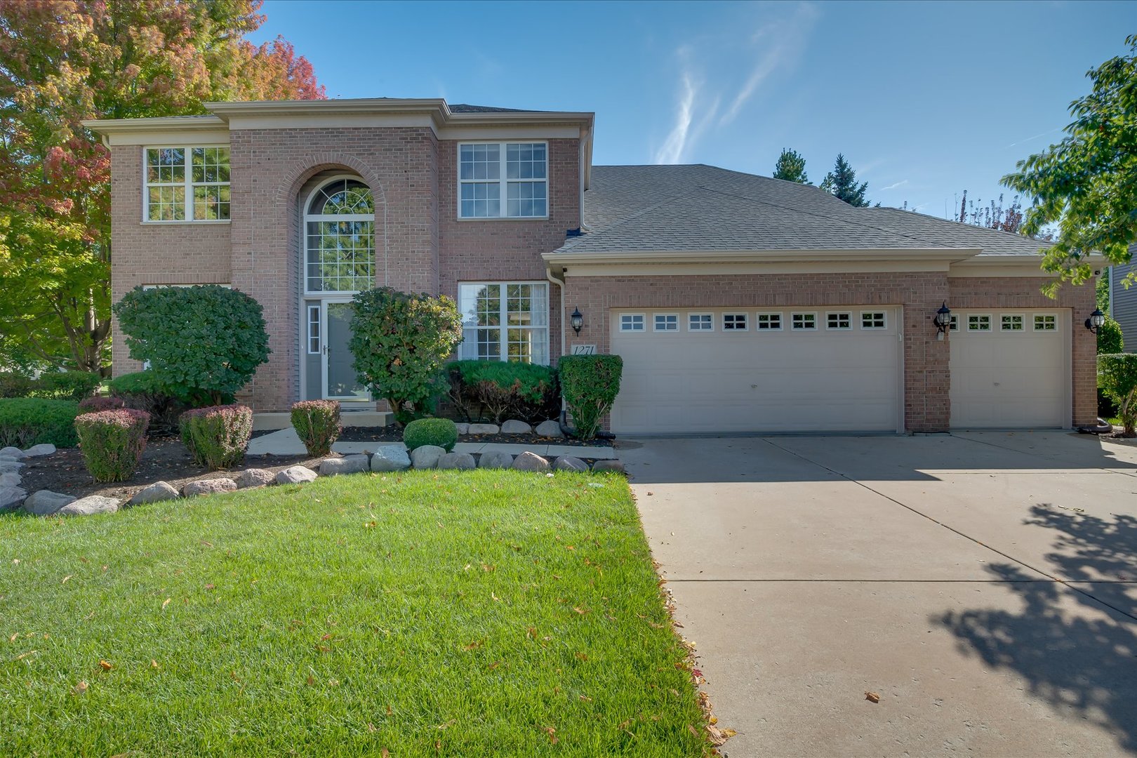 1271 MCDOLE Drive, Sugar Grove, IL 60554