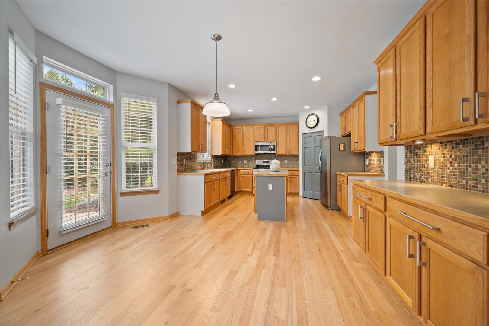 1271 MCDOLE Drive, Sugar Grove, IL 60554