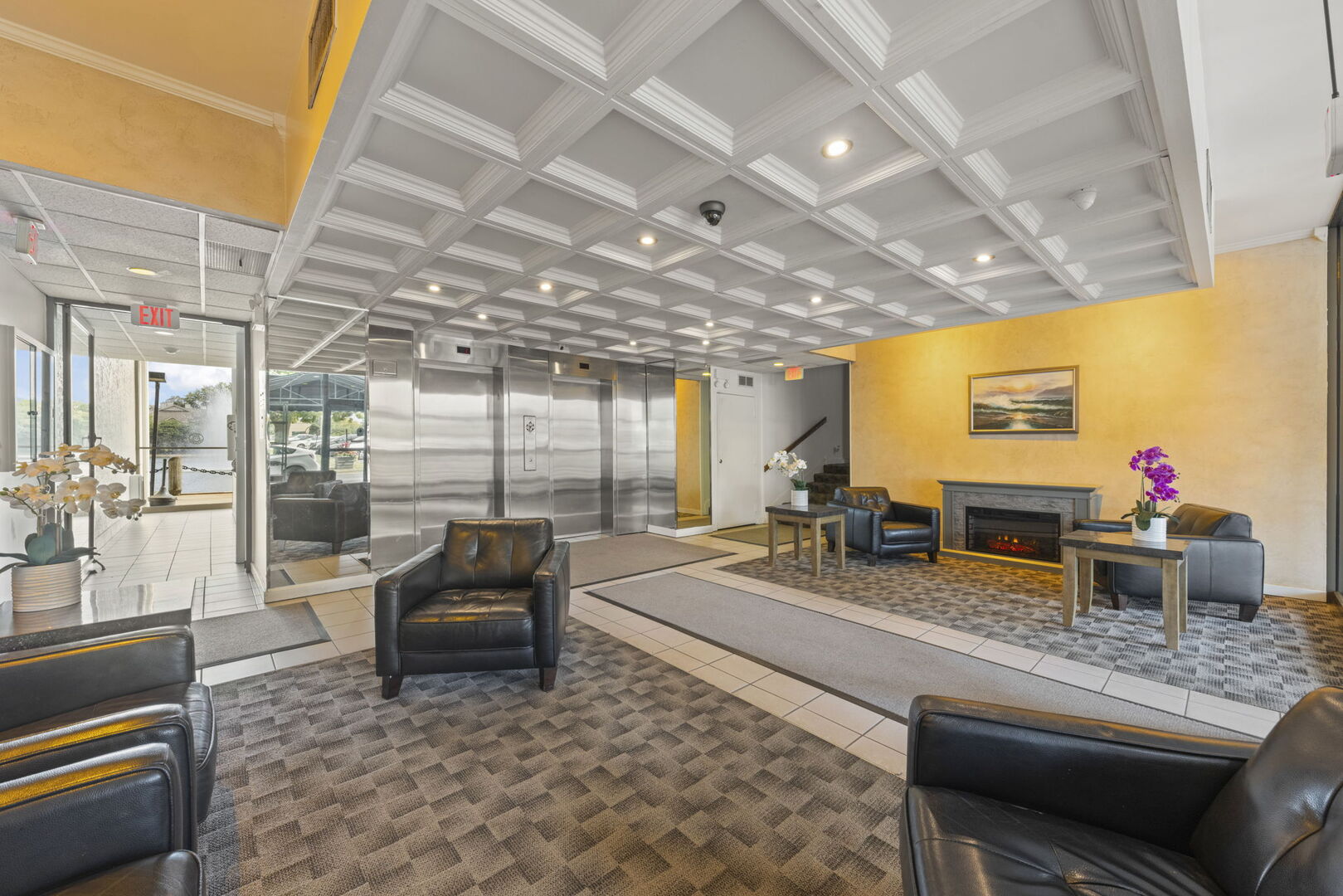 2005 S Finley Road #901, Lombard, IL 60148