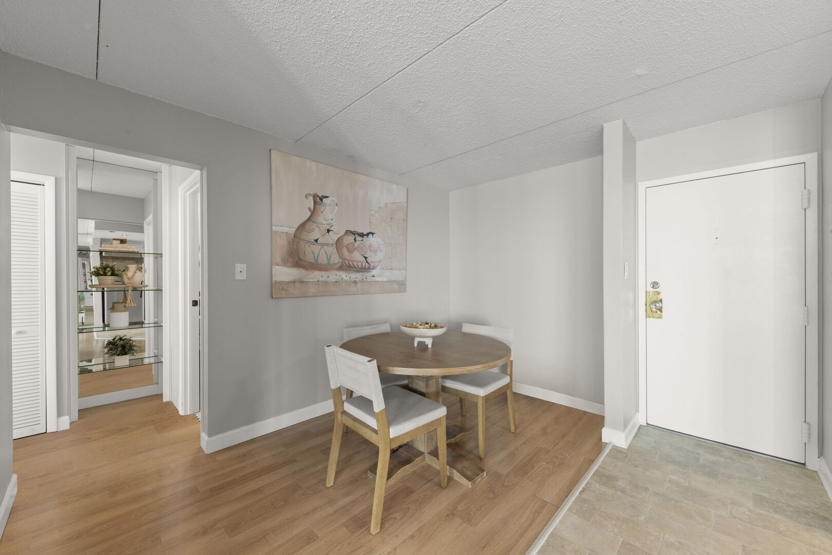 2005 S Finley Road #901, Lombard, IL 60148