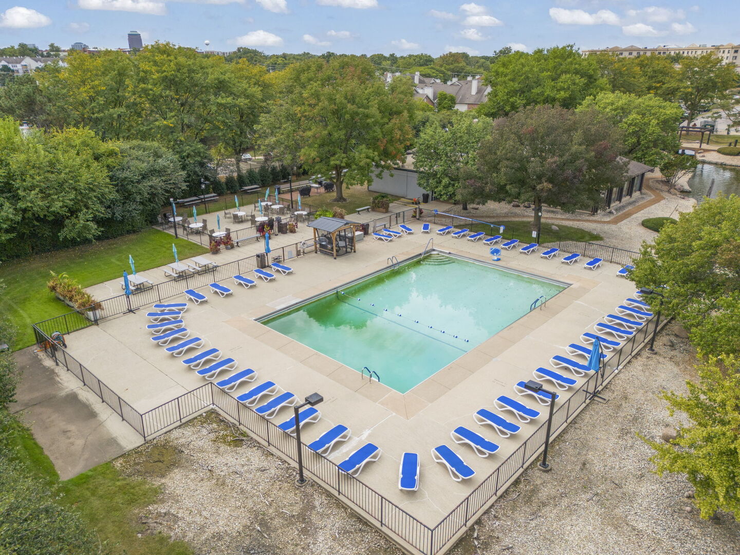 2005 S Finley Road #901, Lombard, IL 60148