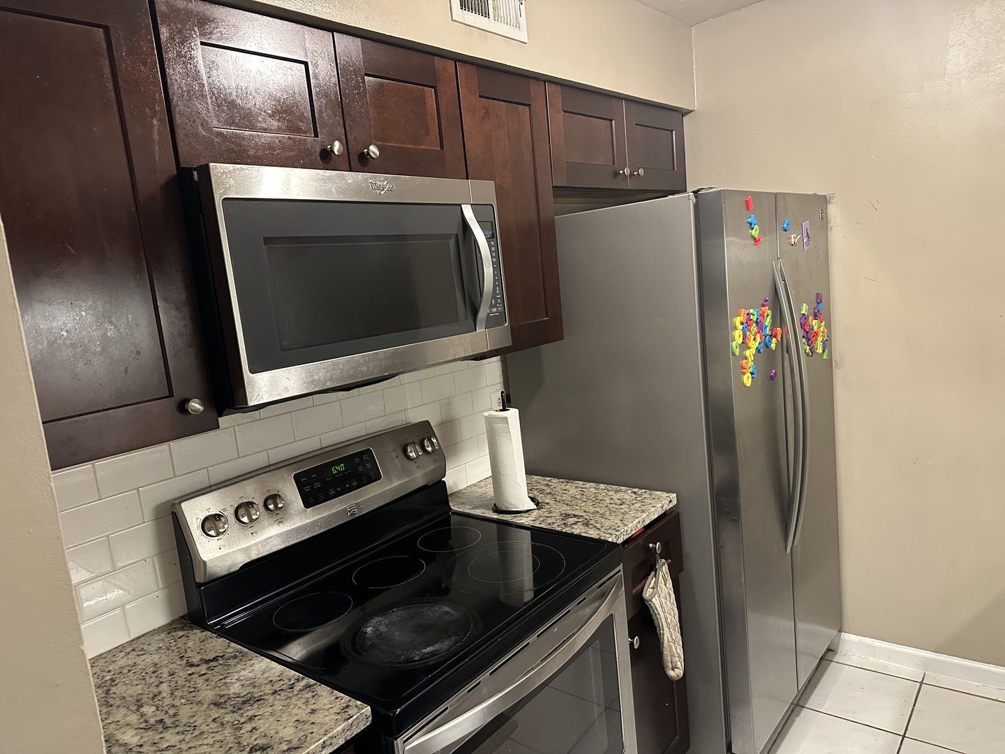 6145 KNOLLWOOD Court #101, Willowbrook, IL 60527