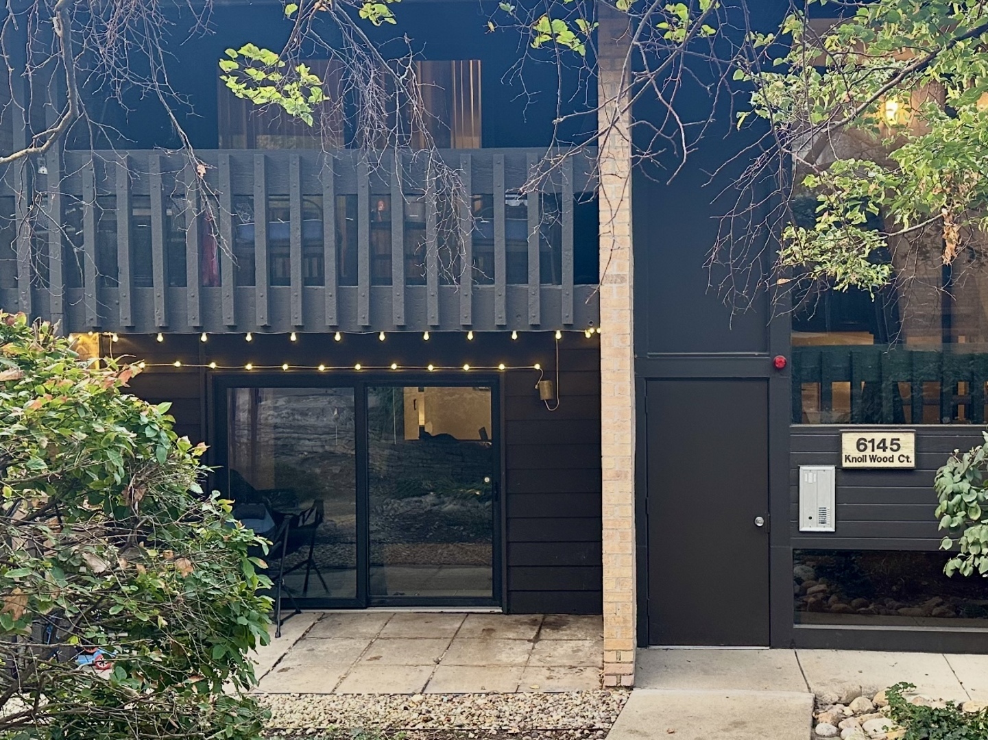 6145 KNOLLWOOD Court #101, Willowbrook, IL 60527