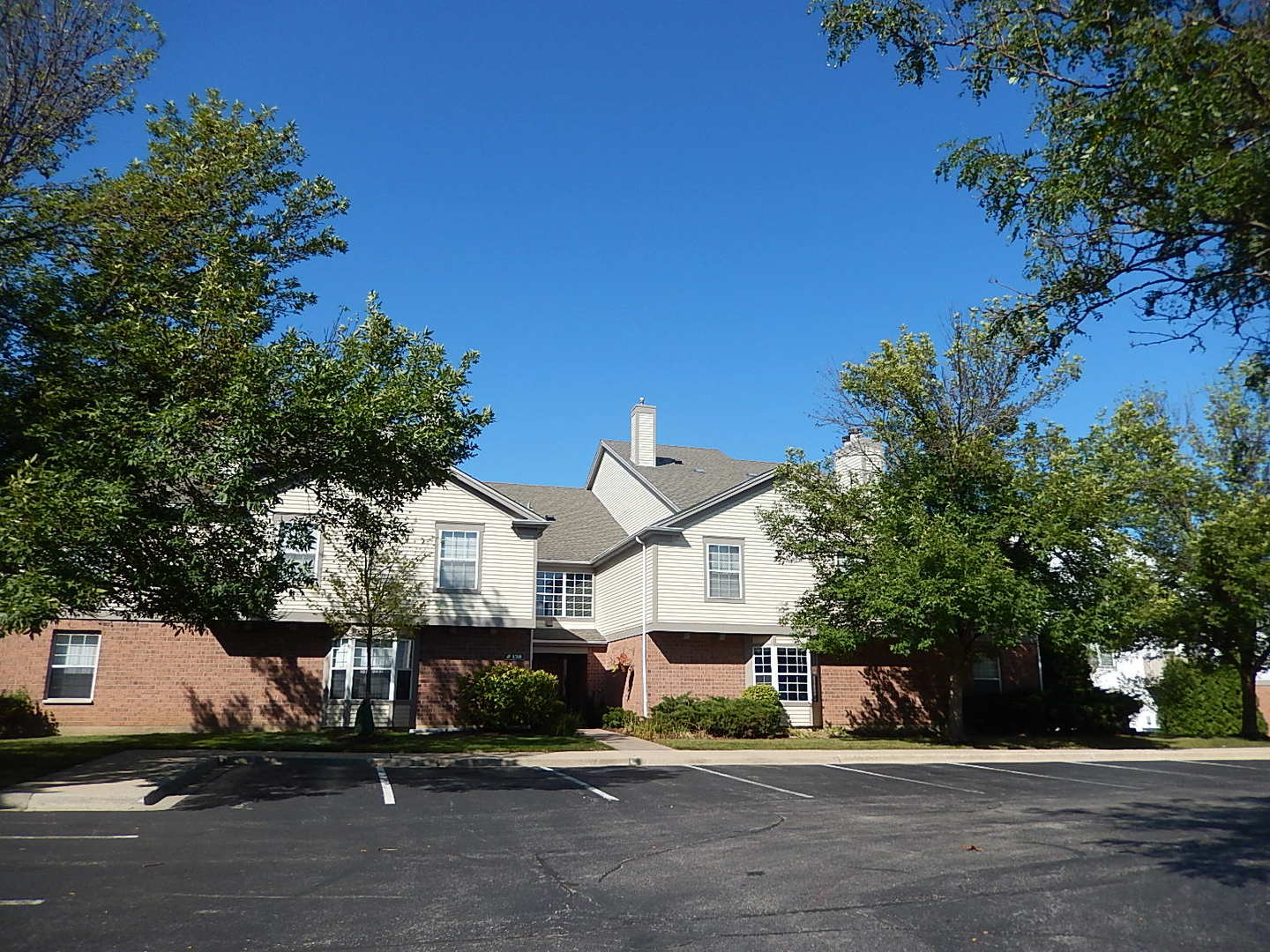 131 Crestwood Court #2, Schaumburg, IL 60195