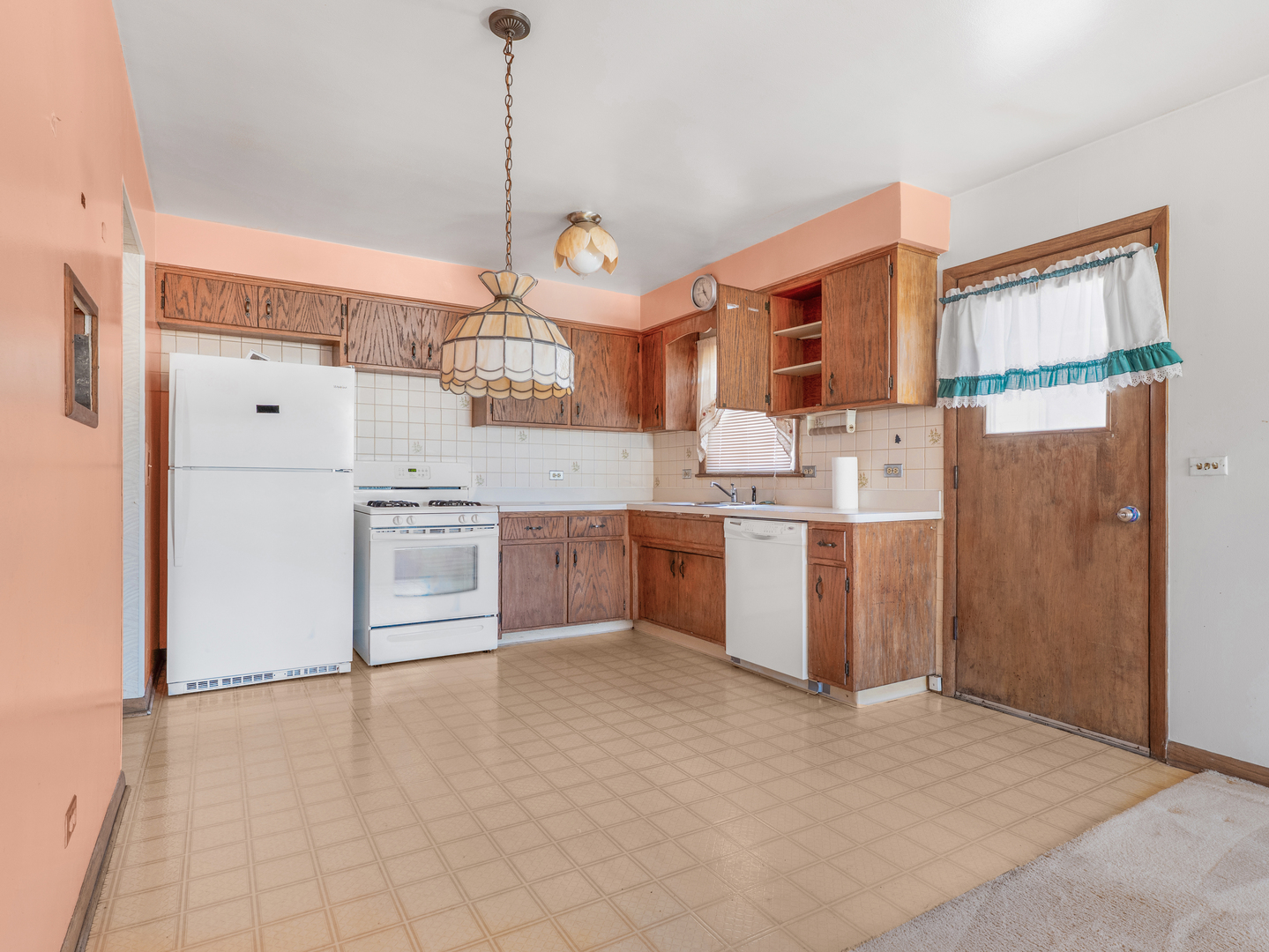 8255 W Agatite Avenue, Norridge, IL 60706