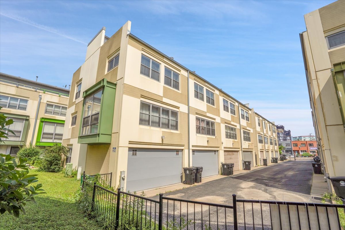 2241 S Archer Avenue #4, Chicago, IL 60616