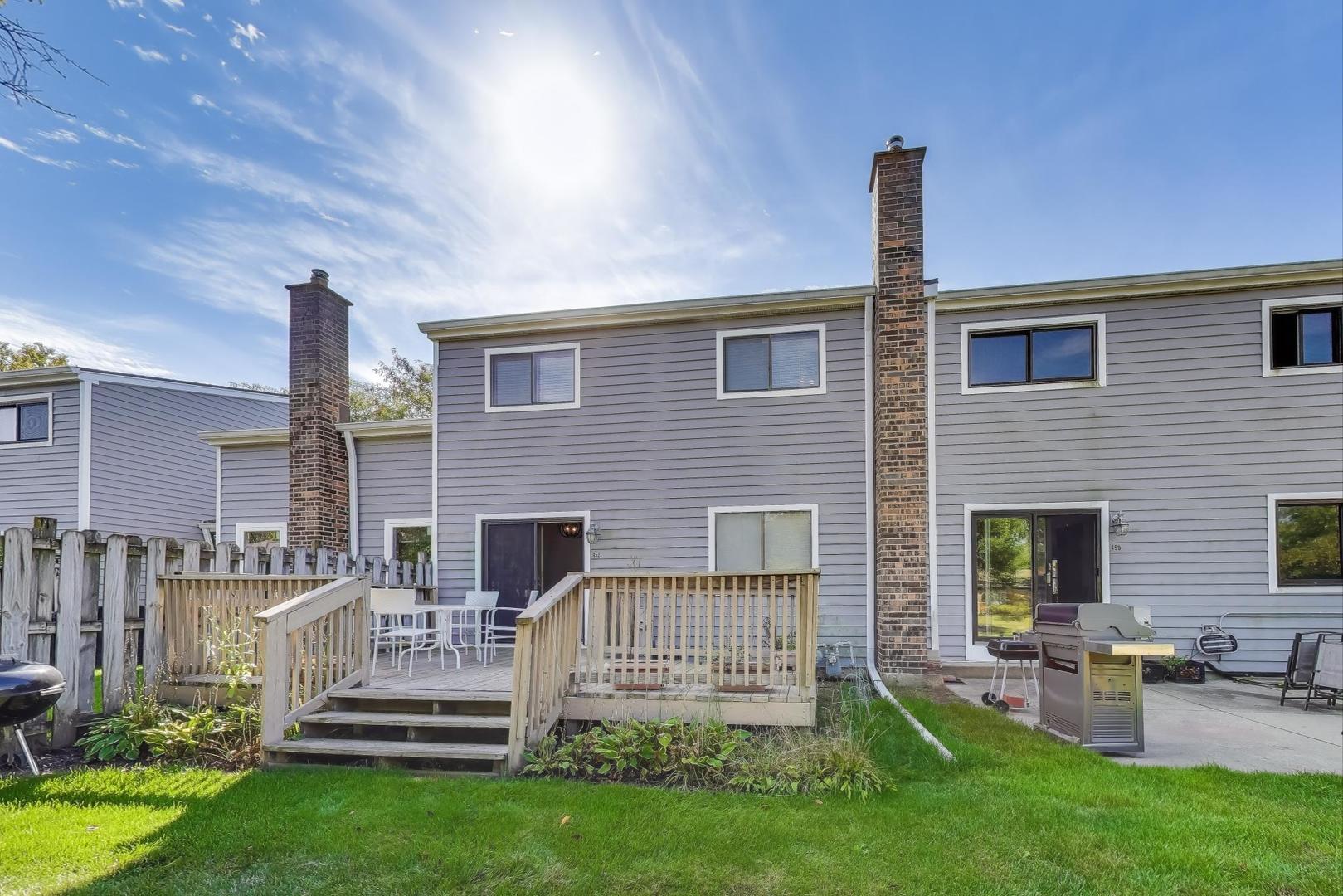 452 Hickory Drive, Wheeling, IL 60090