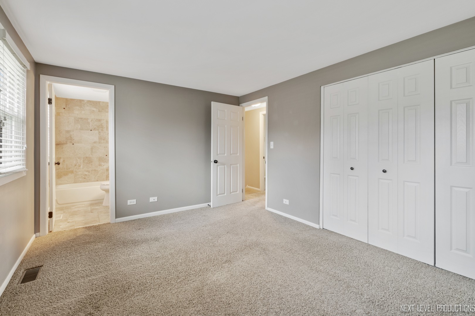 1931 Ridgefield Lane, Naperville, IL 60565
