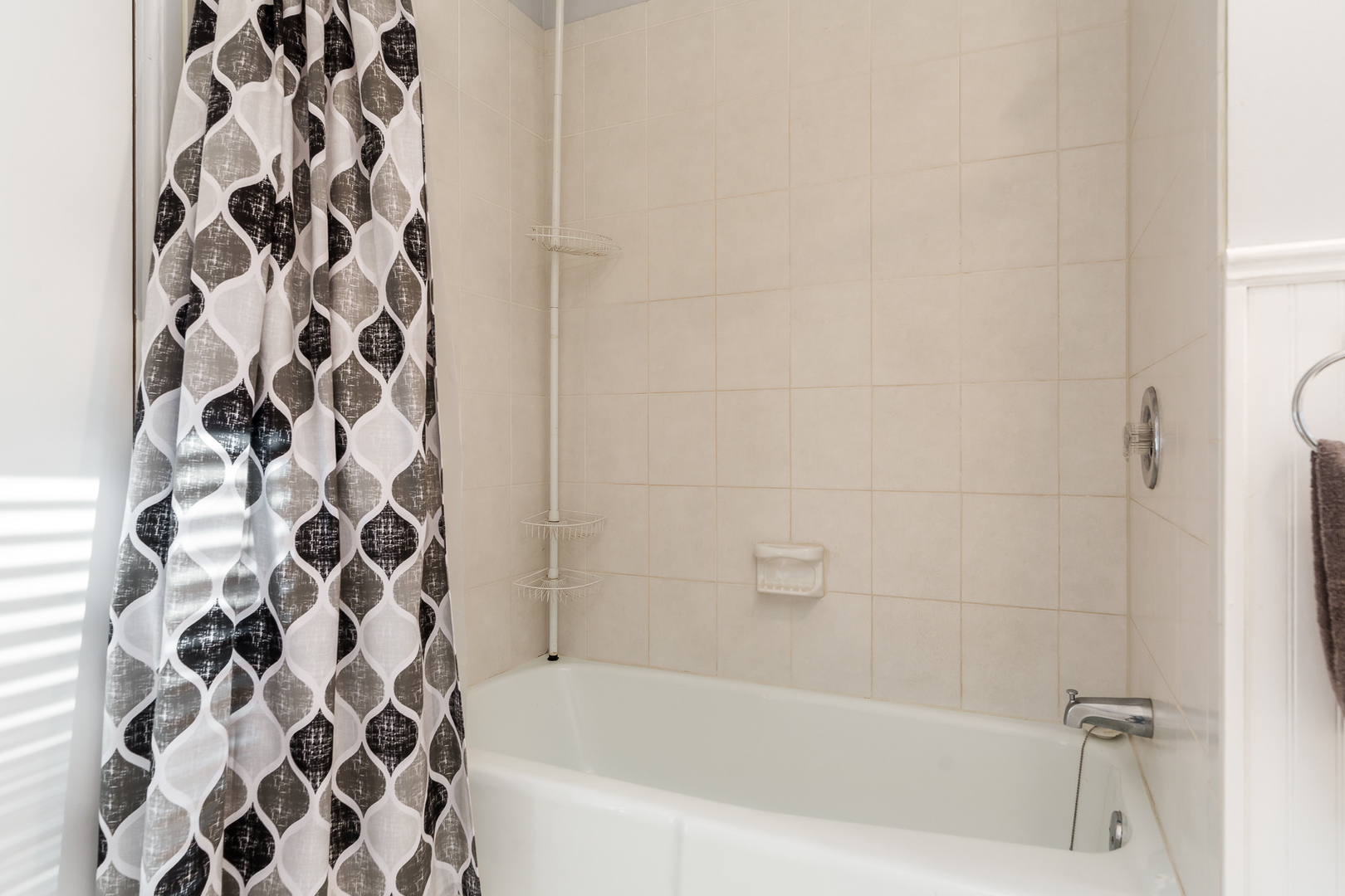 1825 Edgebrook Drive, Rockford, IL 61107