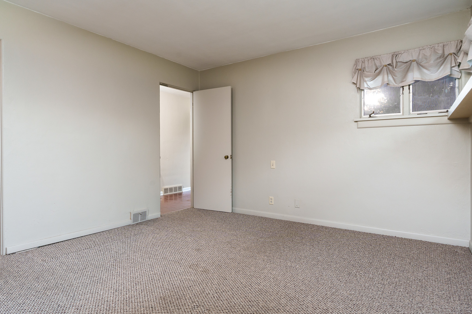 1825 Edgebrook Drive, Rockford, IL 61107