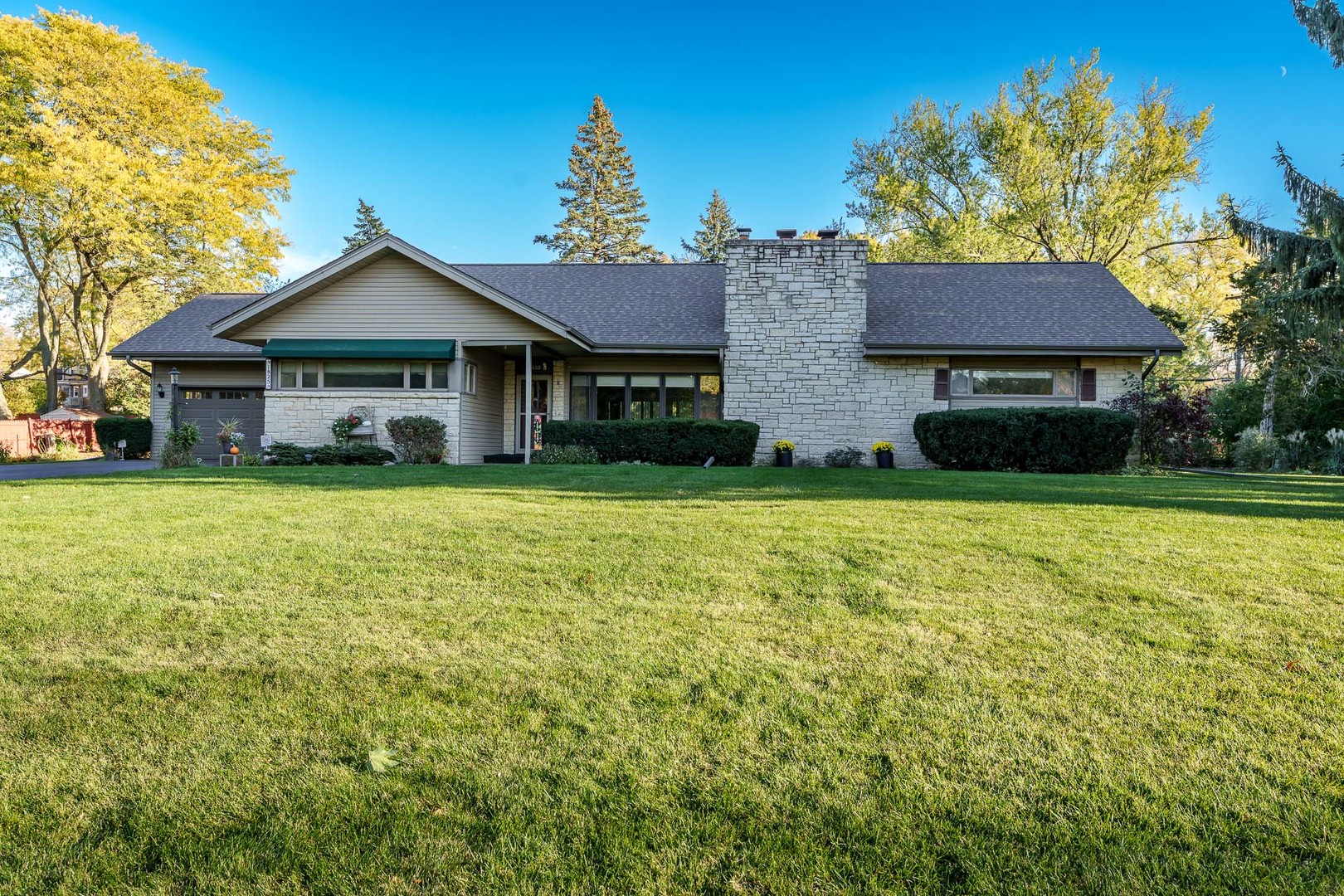 1825 Edgebrook Drive, Rockford, IL 61107