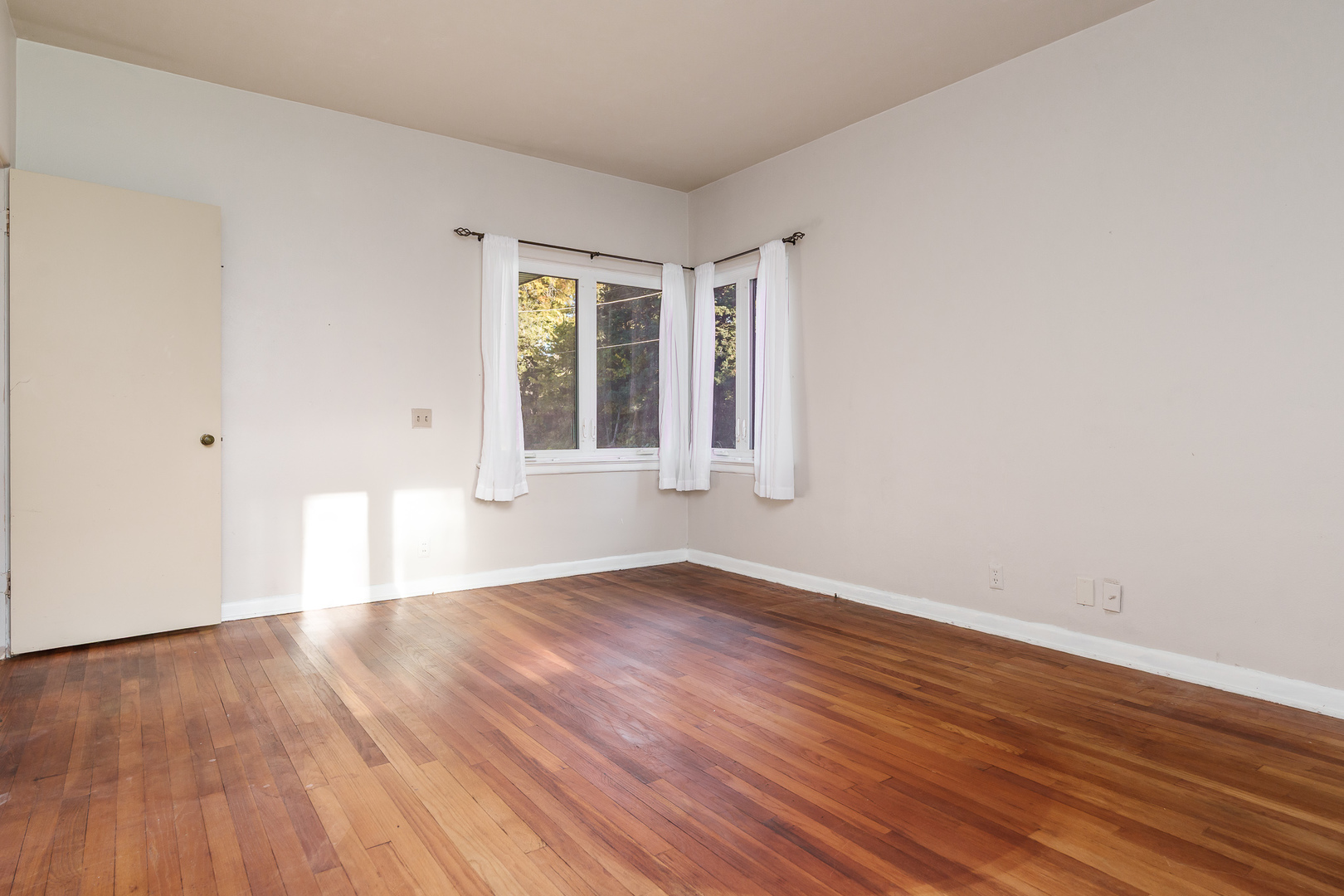 1825 Edgebrook Drive, Rockford, IL 61107