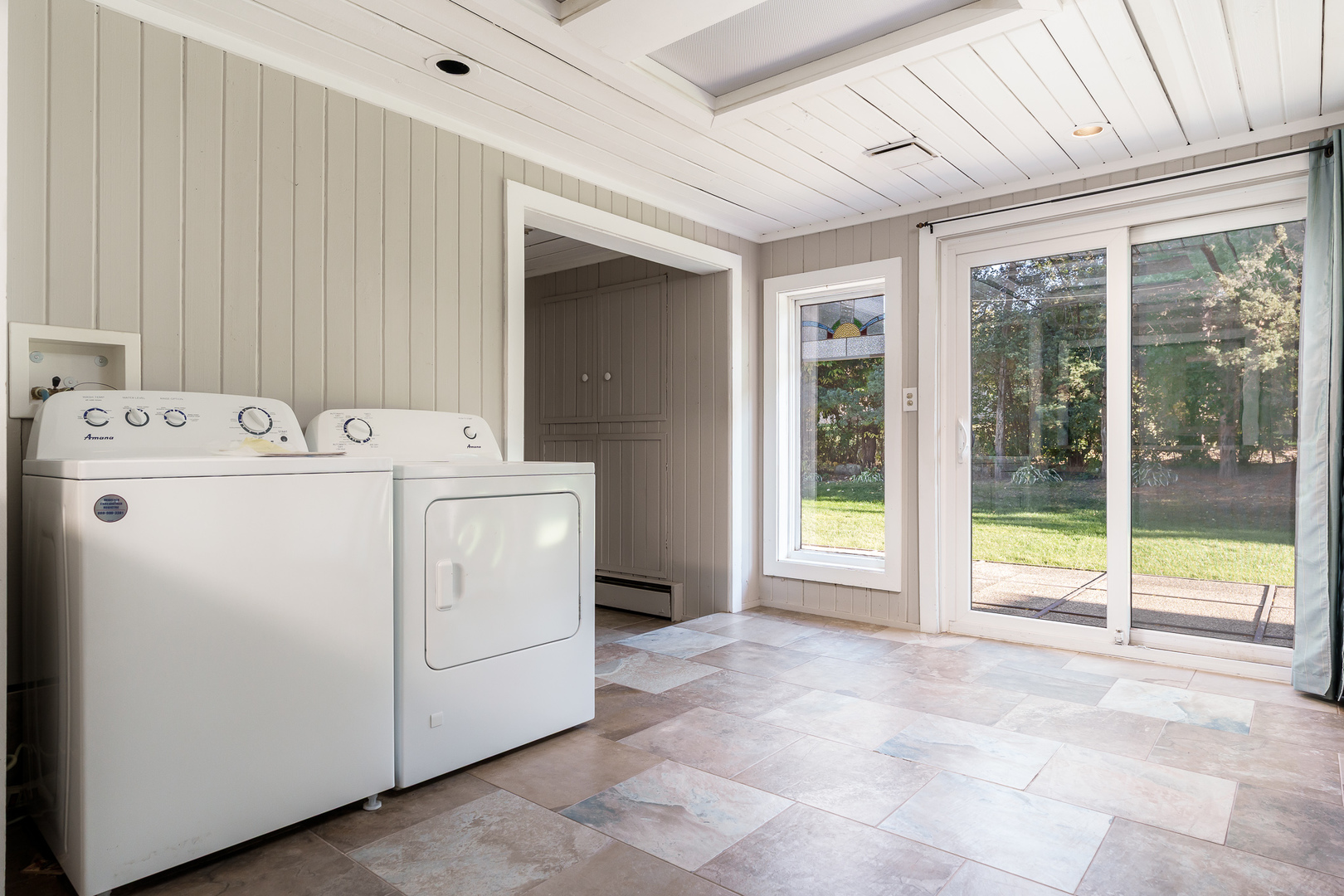 1825 Edgebrook Drive, Rockford, IL 61107