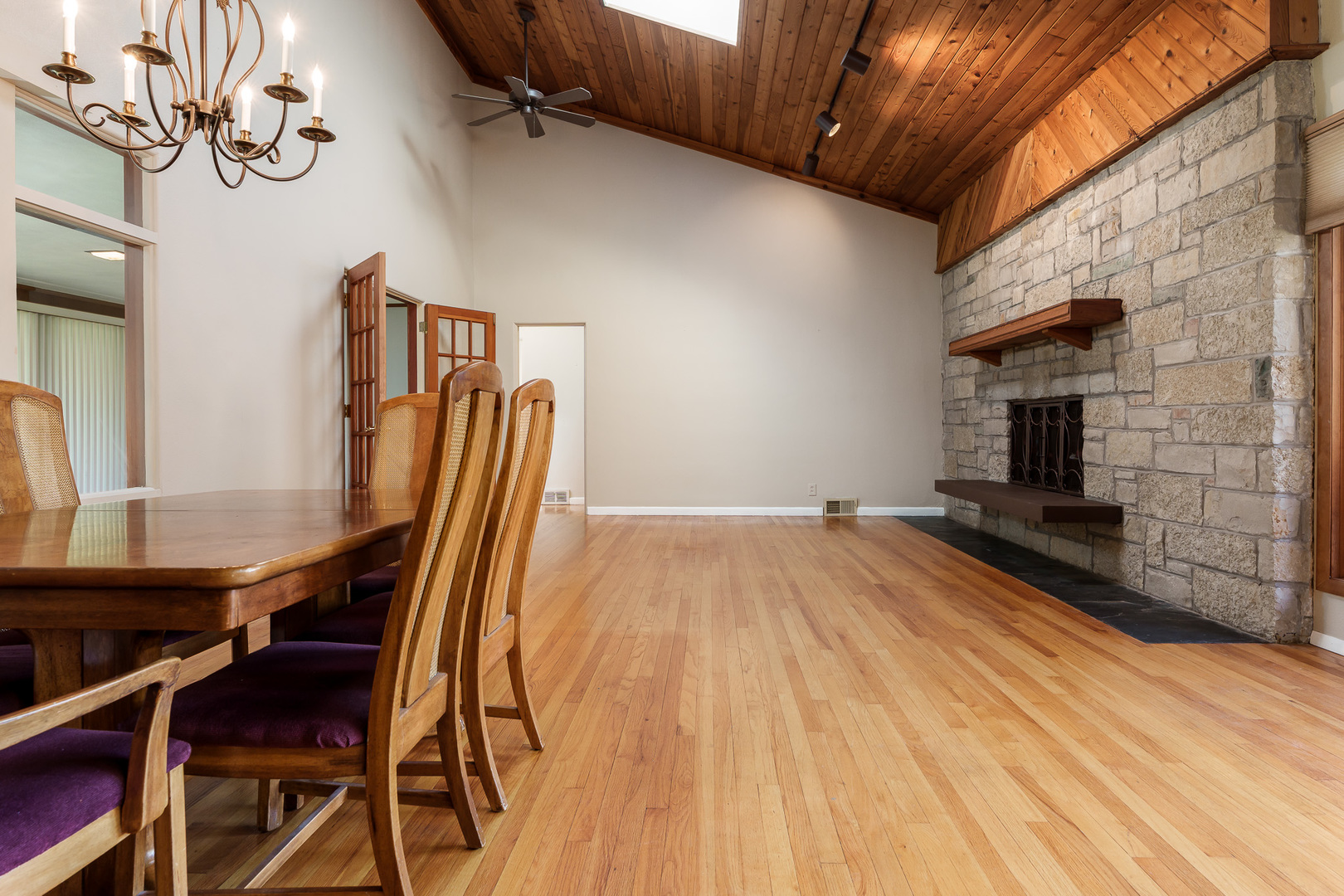 1825 Edgebrook Drive, Rockford, IL 61107