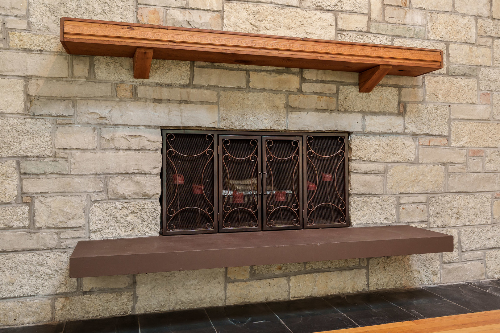 1825 Edgebrook Drive, Rockford, IL 61107