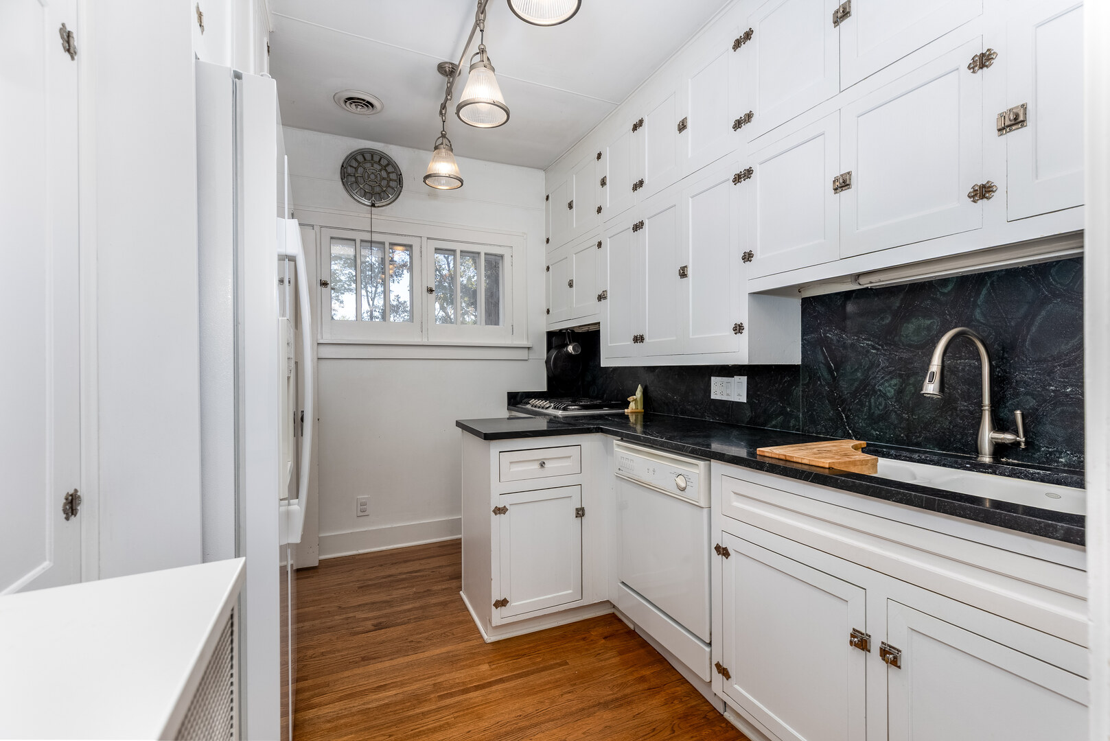 542 Chapel Street, Ottawa, IL 61350