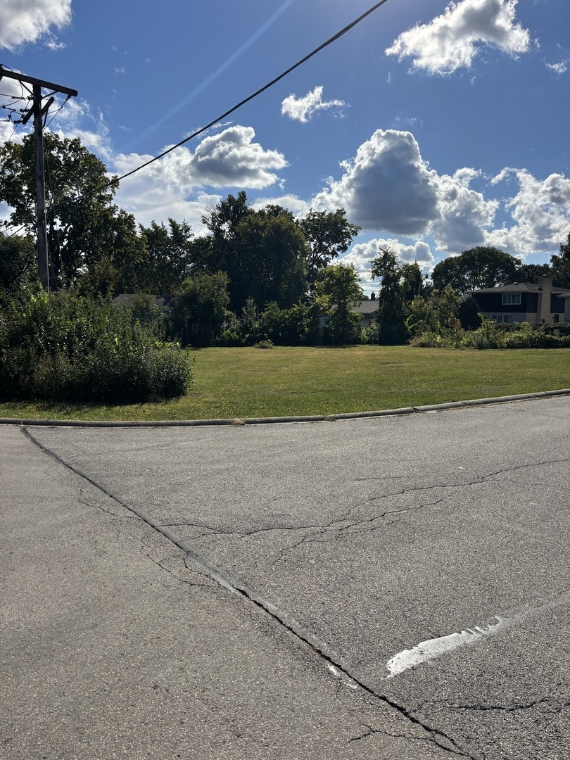 1105 W Byron Avenue, Addison, IL 60101