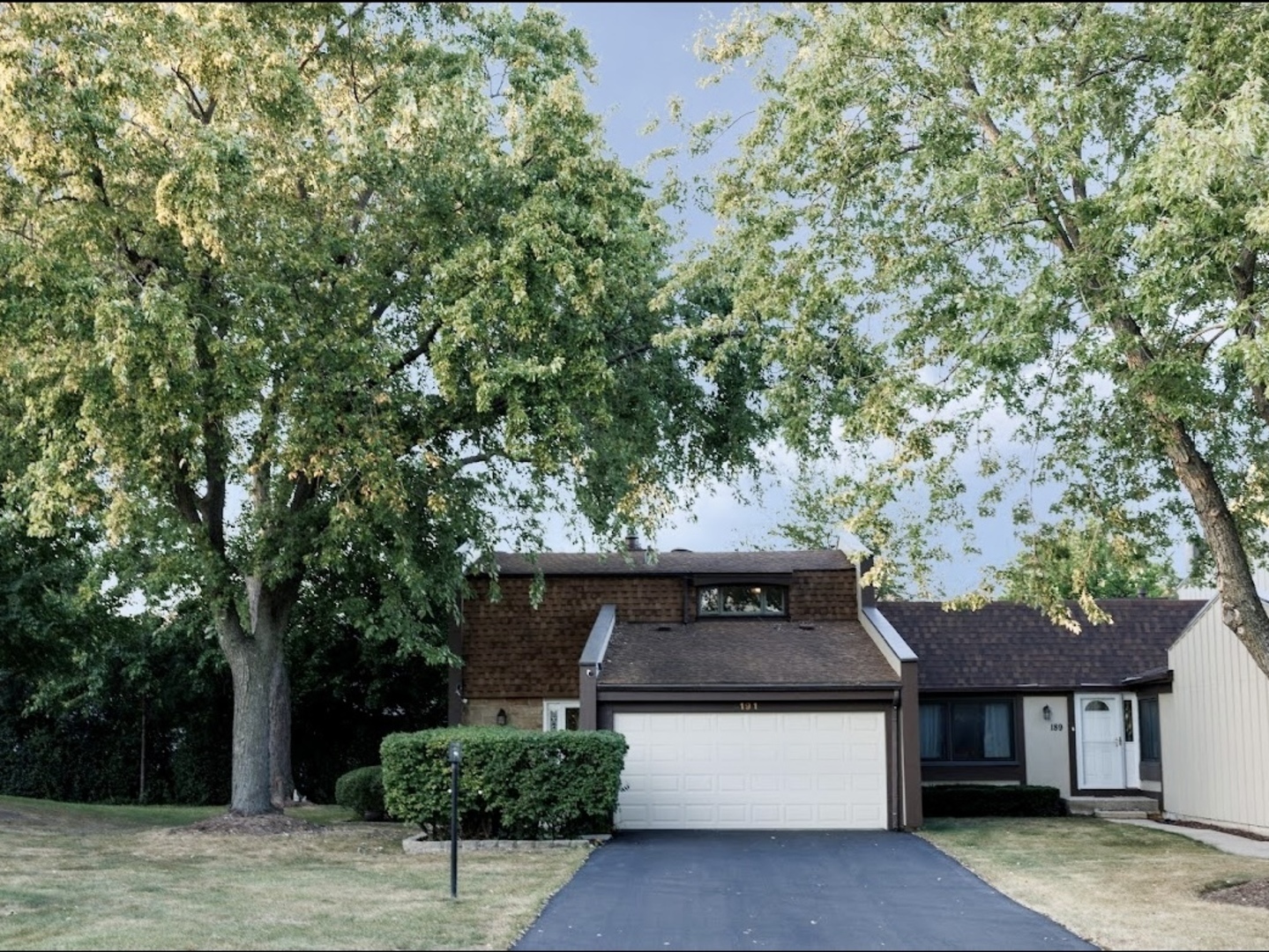 191 Cascade Drive, Indian Head Park, IL 60525