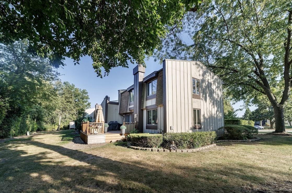 191 Cascade Drive, Indian Head Park, IL 60525
