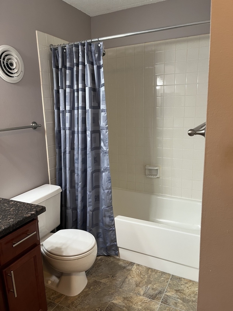 75 Kristin Circle #408, Schaumburg, IL 60195
