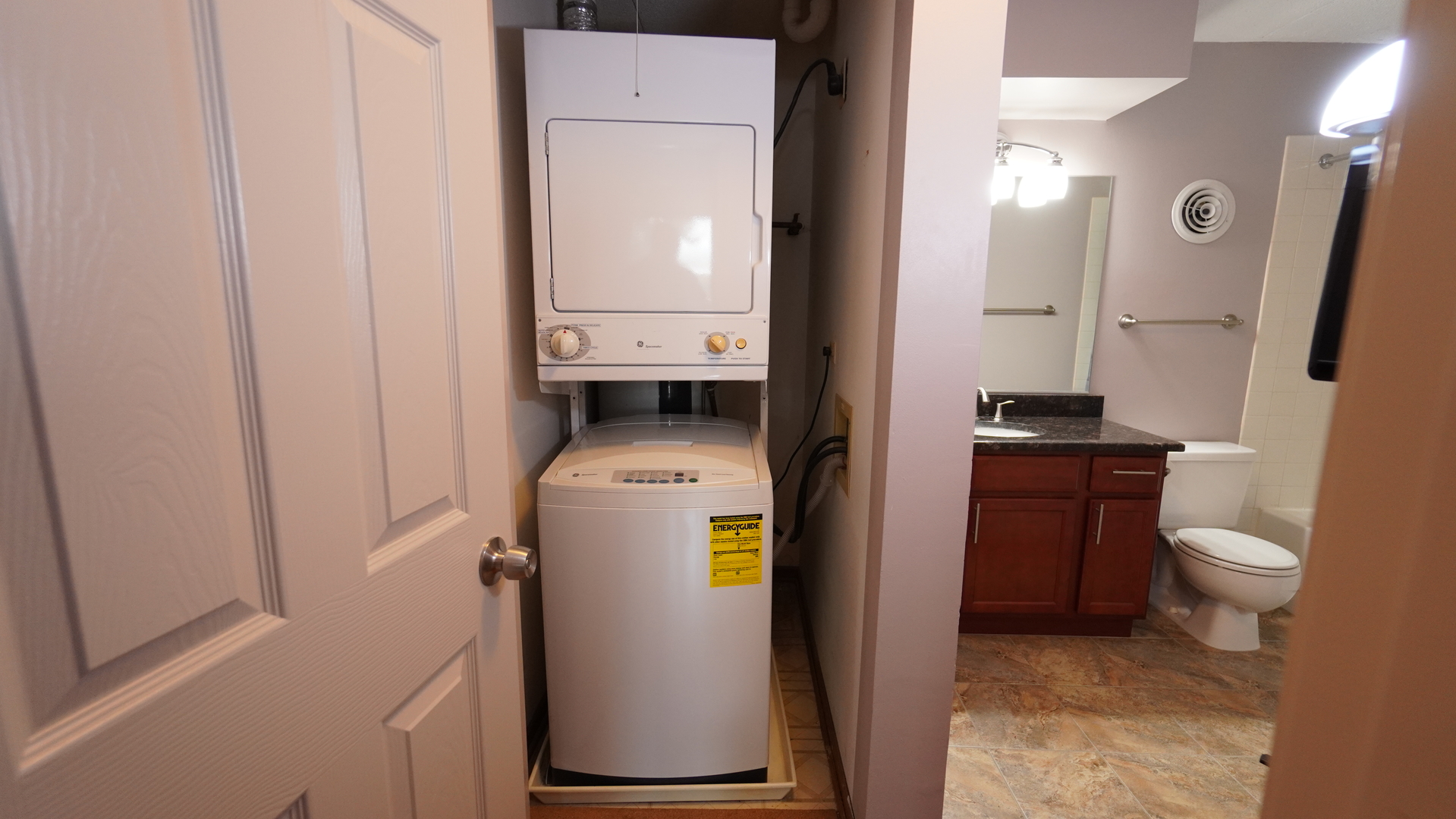 75 Kristin Circle #408, Schaumburg, IL 60195