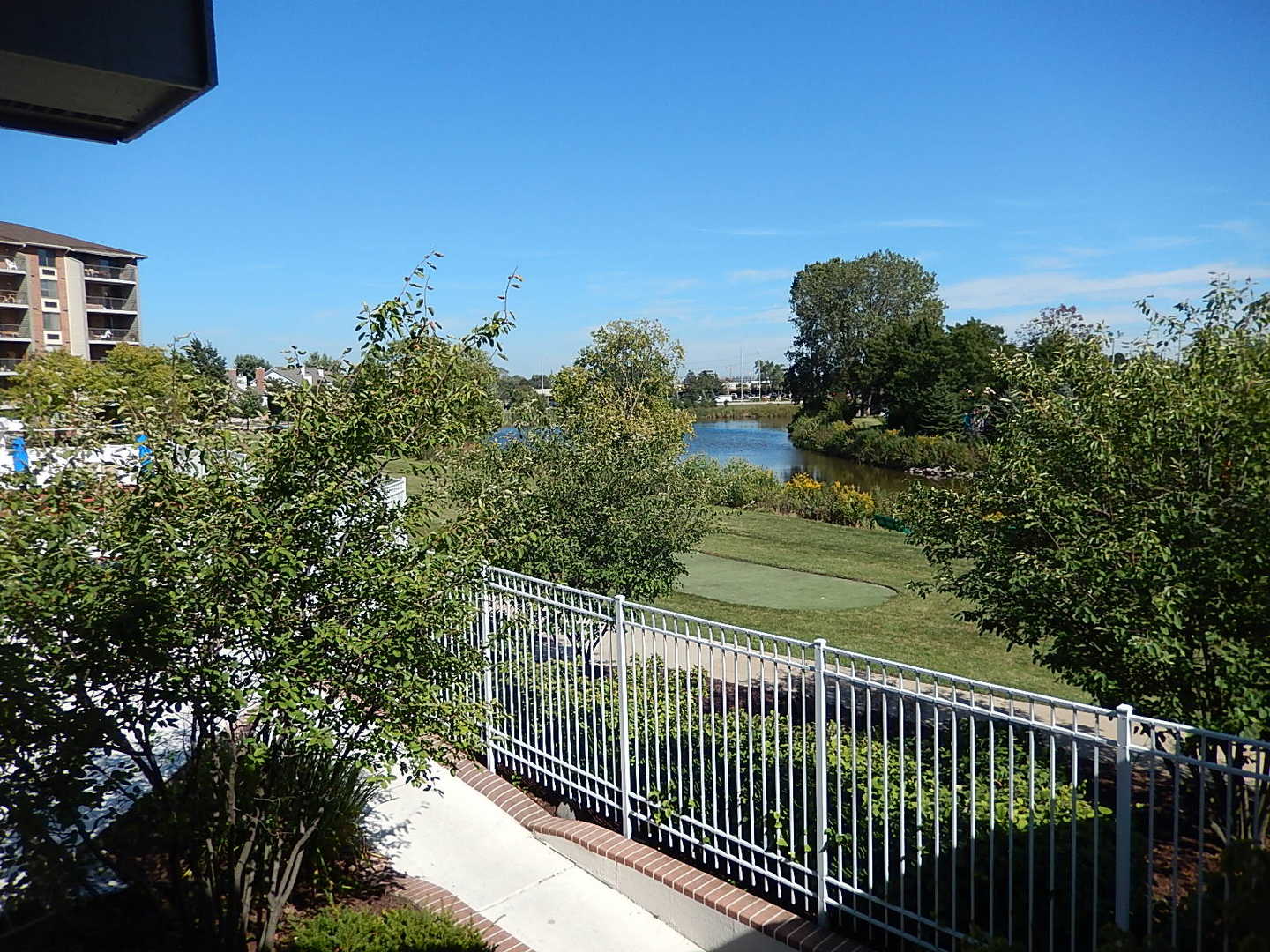 75 Kristin Circle #408, Schaumburg, IL 60195
