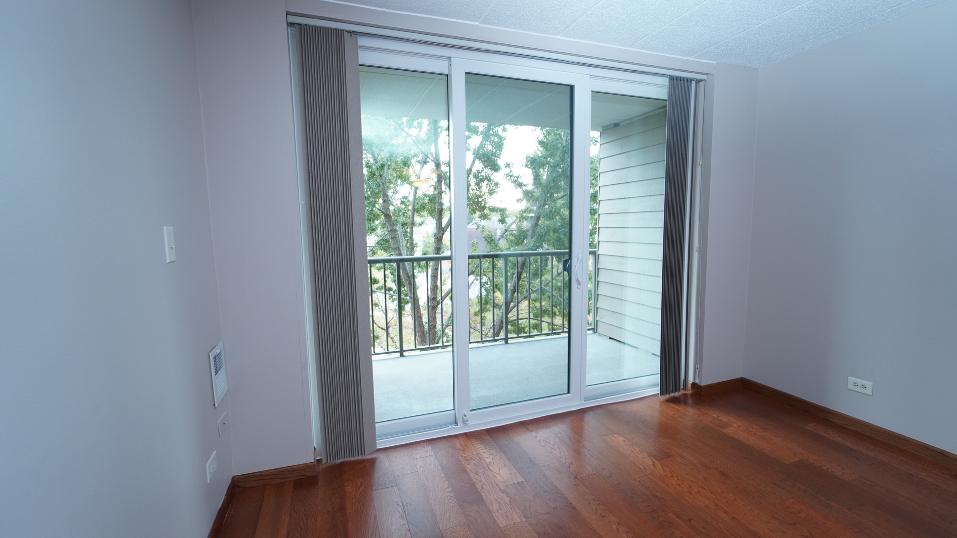 75 Kristin Circle #408, Schaumburg, IL 60195