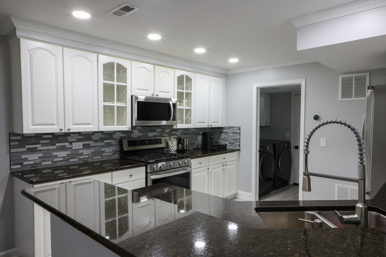 1602 W Orchard Place, Arlington Heights, IL 60005