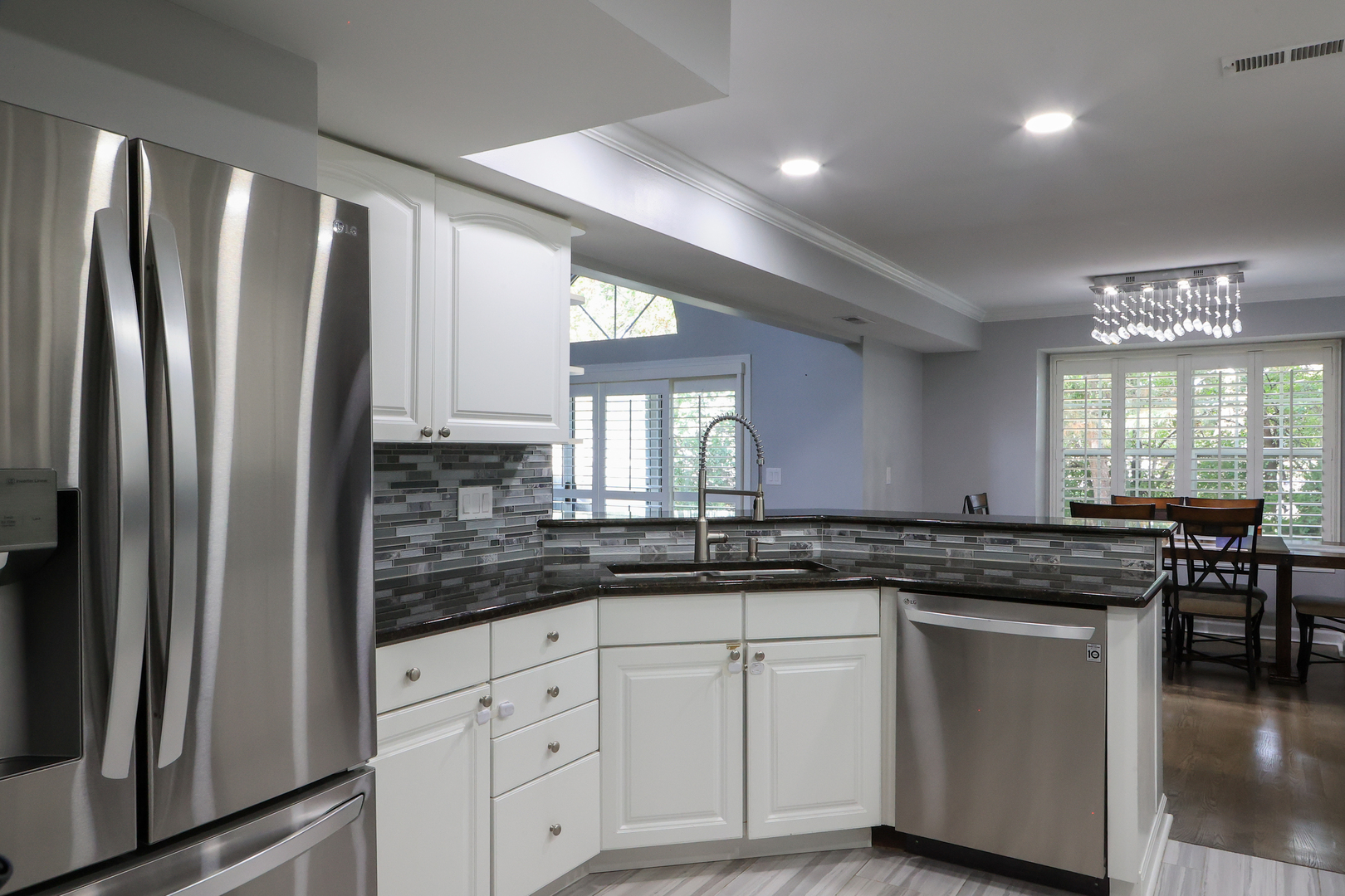 1602 W Orchard Place, Arlington Heights, IL 60005