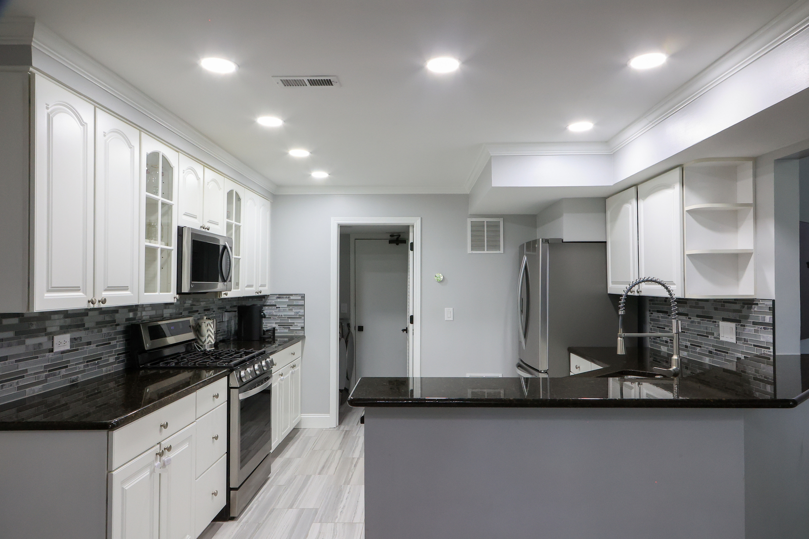 1602 W Orchard Place, Arlington Heights, IL 60005