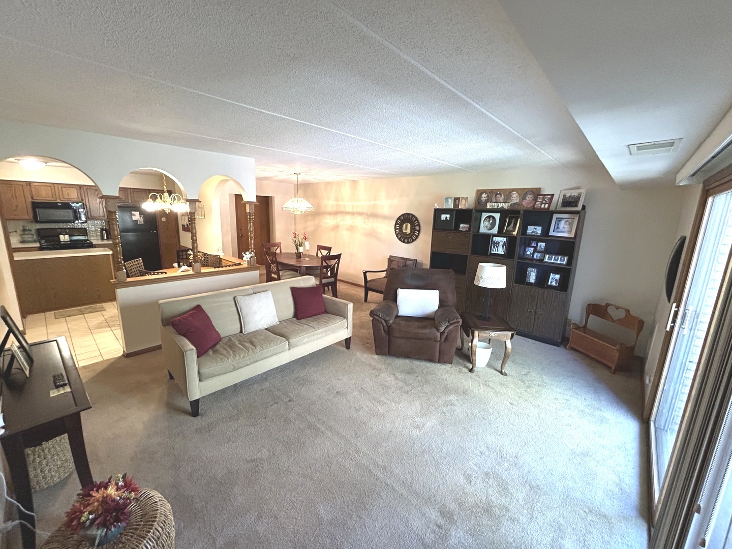 6400 W Belle Plaine Avenue #303, Chicago, IL 60634