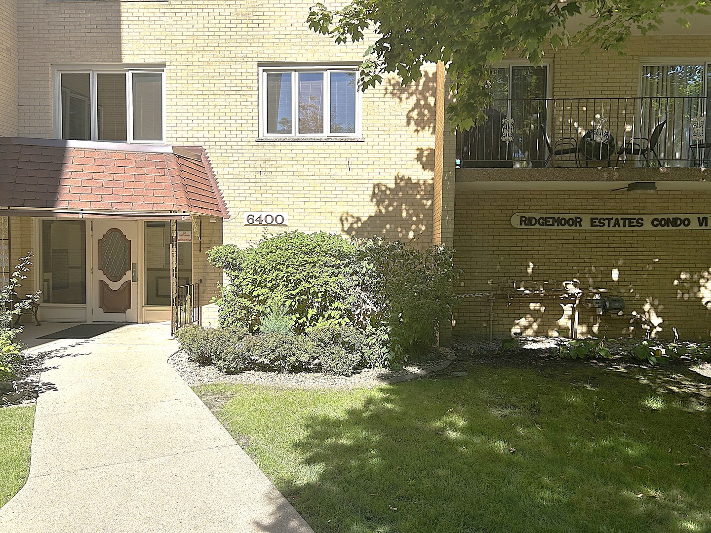 6400 W Belle Plaine Avenue #303, Chicago, IL 60634
