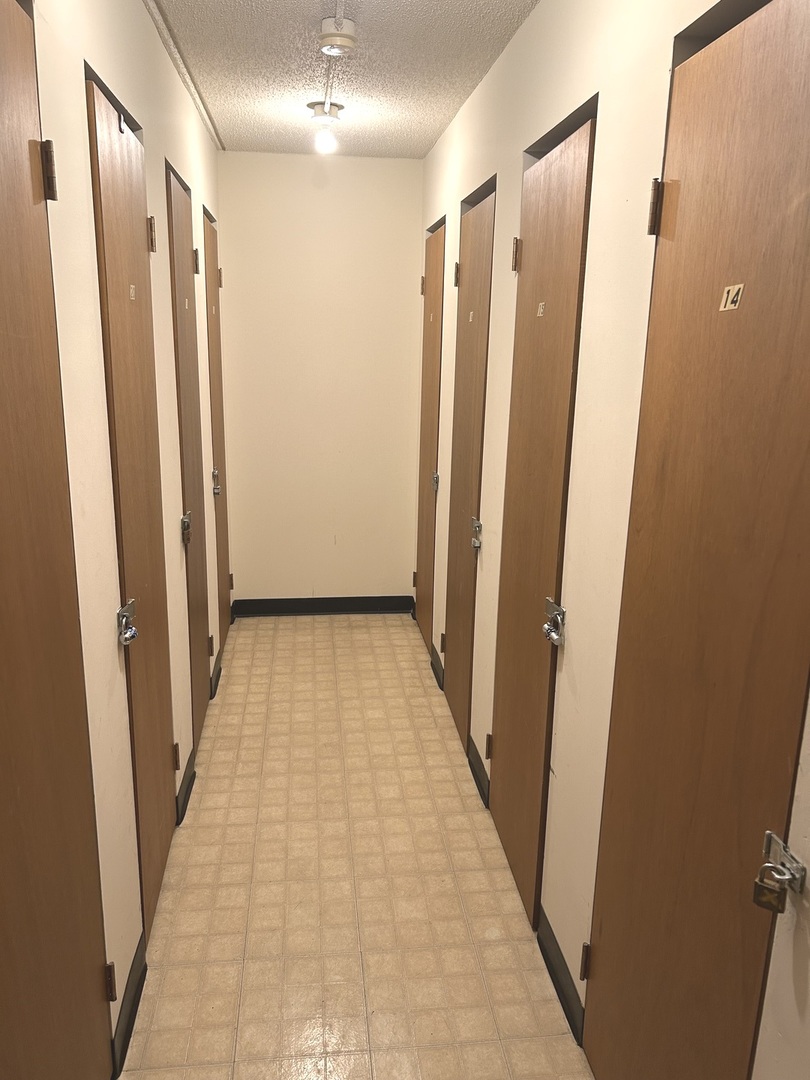6400 W Belle Plaine Avenue #303, Chicago, IL 60634