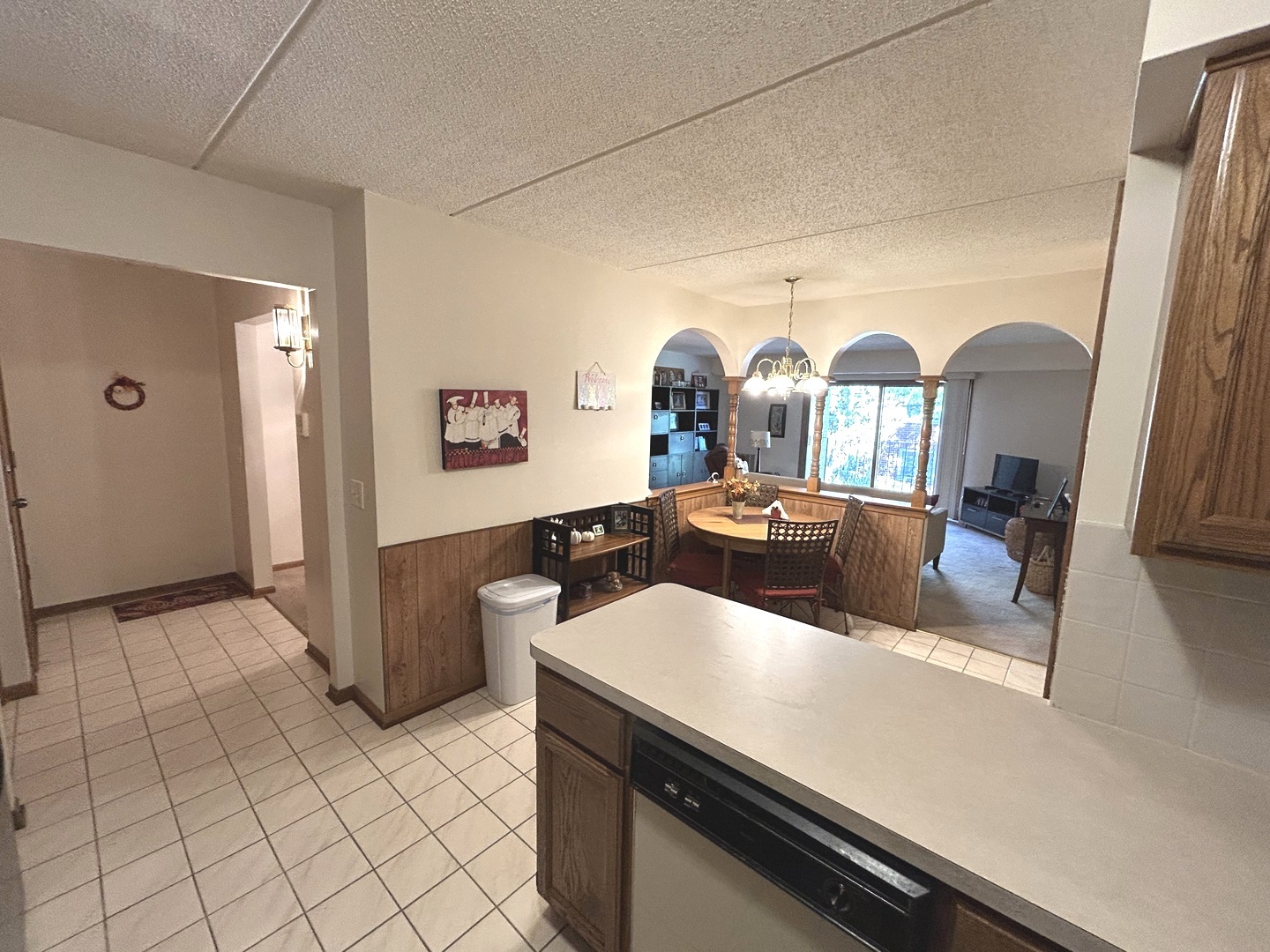 6400 W Belle Plaine Avenue #303, Chicago, IL 60634