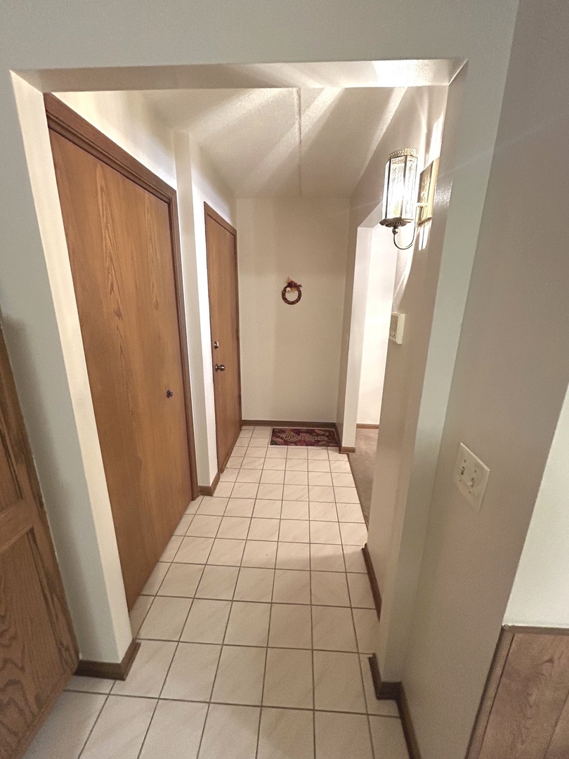 6400 W Belle Plaine Avenue #303, Chicago, IL 60634