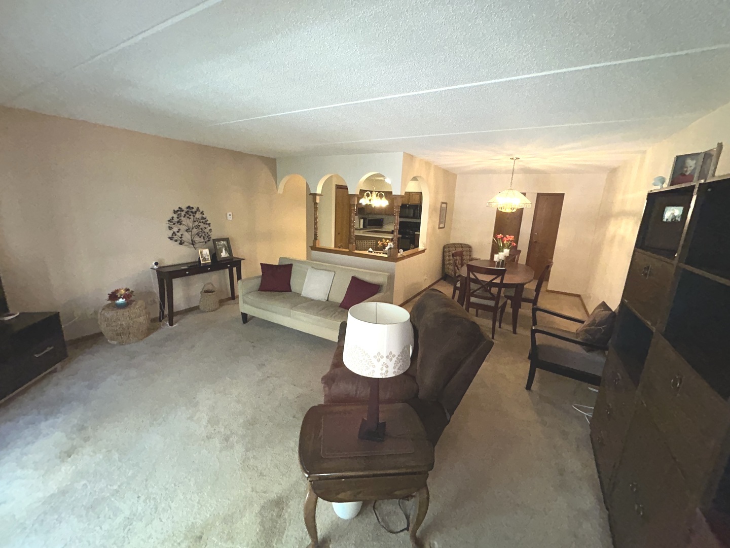 6400 W Belle Plaine Avenue #303, Chicago, IL 60634