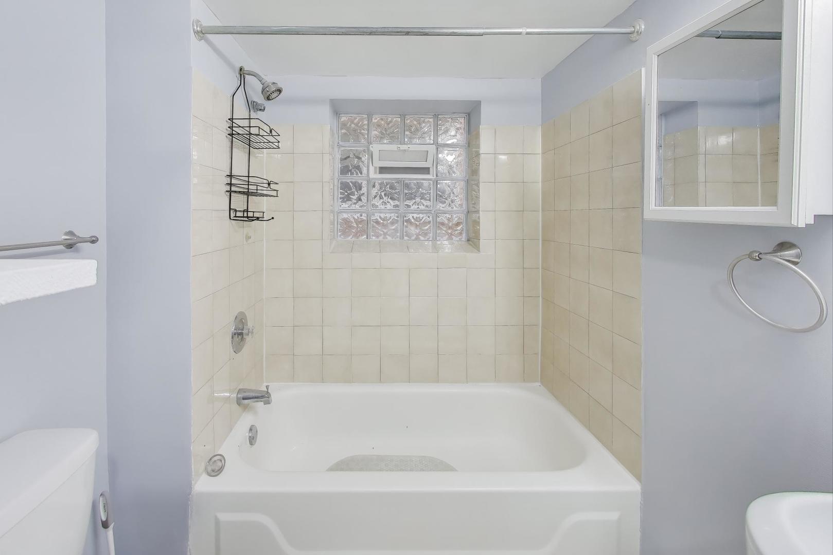 5428 N Central Avenue #Garden, Chicago, IL 60630