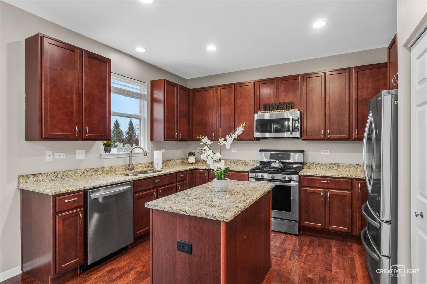 4215 Southerland Drive, Oswego, IL 60543