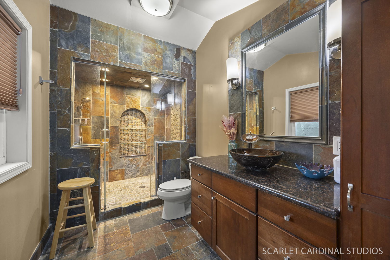 222 Meadows Drive, Sugar Grove, IL 60554