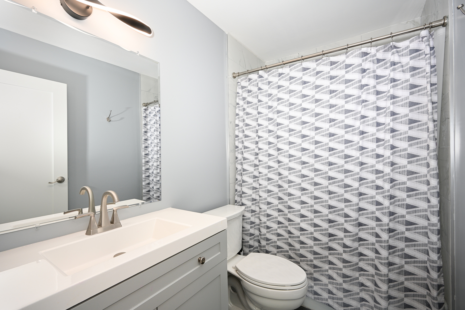 2222 S Stewart Avenue #3D, Lombard, IL 60148